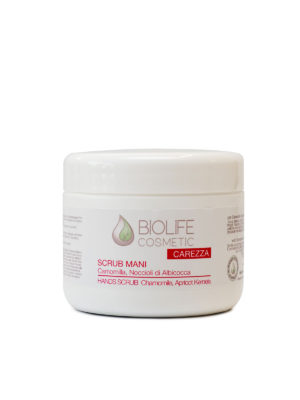 Scrub-mani-camomilla-e-noccioli-albicocca